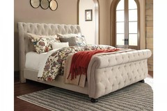 Ashley Furniture - Willenburg Queen Upholstered Bed